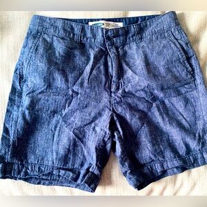 55%linnen 45% cotton. Like new linnen shorts